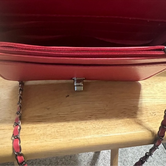 BADGLEY MISCHKA NWT Vegan Leather Red Crossbody - Picture 5 of 7